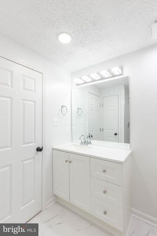 5814 ROCK FOREST CT, Centreville, VA 20121