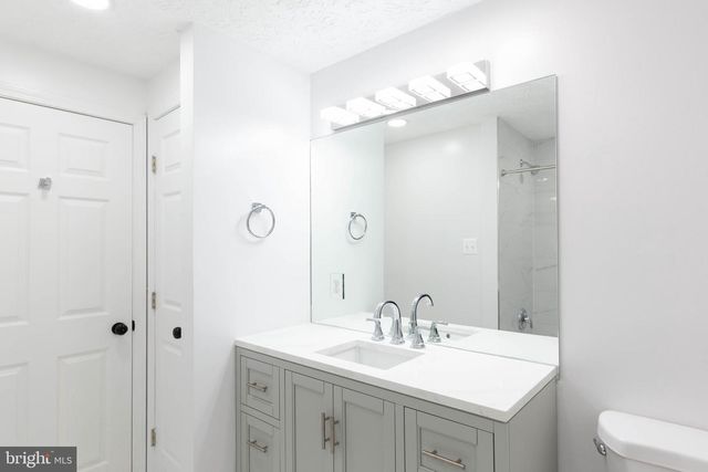 5814 ROCK FOREST CT, Centreville, VA 20121