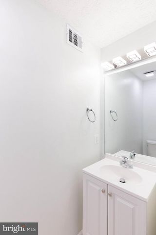 5814 ROCK FOREST CT, Centreville, VA 20121