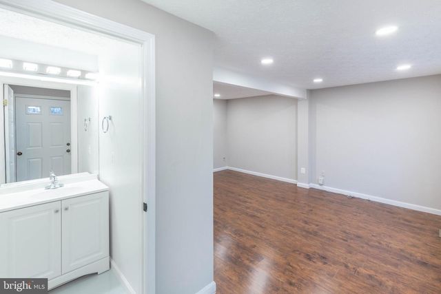 5814 ROCK FOREST CT, Centreville, VA 20121