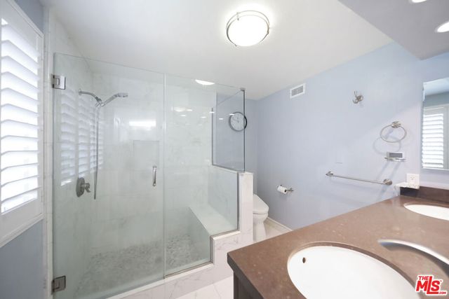 2260 Los Amigos Street, La Canada Flintridge, CA 91011