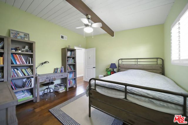 2260 Los Amigos Street, La Canada Flintridge, CA 91011