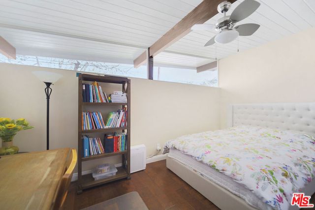 2260 Los Amigos Street, La Canada Flintridge, CA 91011