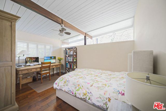 2260 Los Amigos Street, La Canada Flintridge, CA 91011