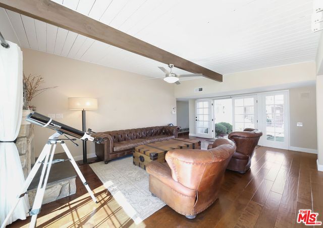 2260 Los Amigos Street, La Canada Flintridge, CA 91011