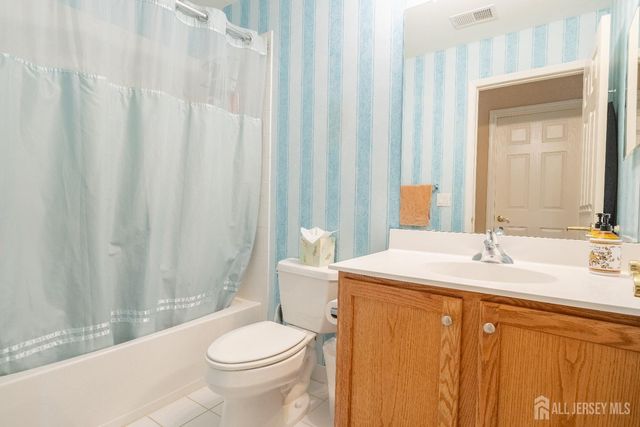 56 Lakehurst Way, Monroe, NJ 08831