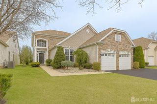 56 Lakehurst Way, Monroe, NJ 08831