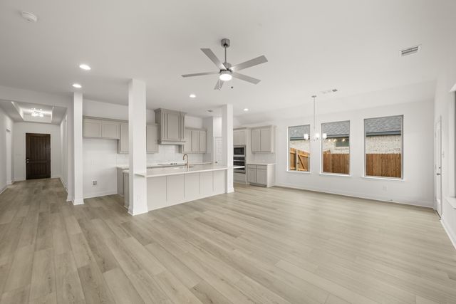 121 Trinity Street, Grandview, TX 76050