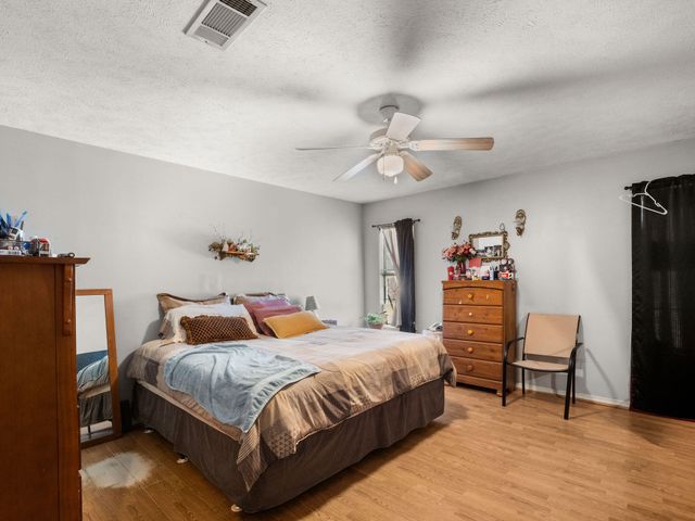 617 W Hawthorne Rd, Leesville, LA 71446