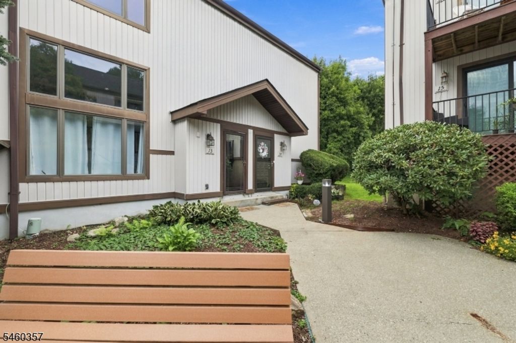 113 Alpine Ct 13, Stanhope Boro, NJ 07874 — exterior