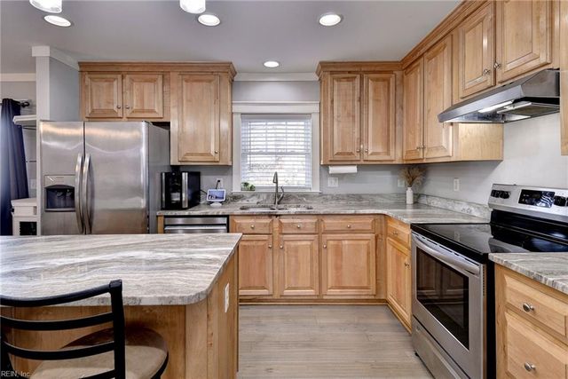 2205 Seaford RD, Seaford, VA 23696