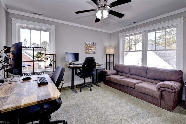 2205 Seaford RD, Seaford, VA 23696