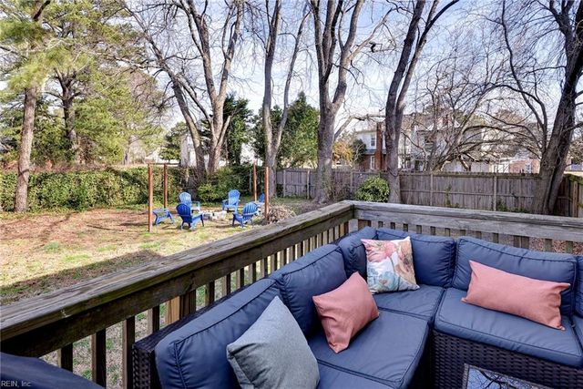 2205 Seaford RD, Seaford, VA 23696
