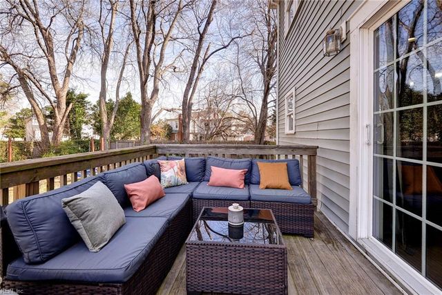 2205 Seaford RD, Seaford, VA 23696