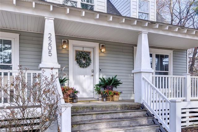 2205 Seaford RD, Seaford, VA 23696