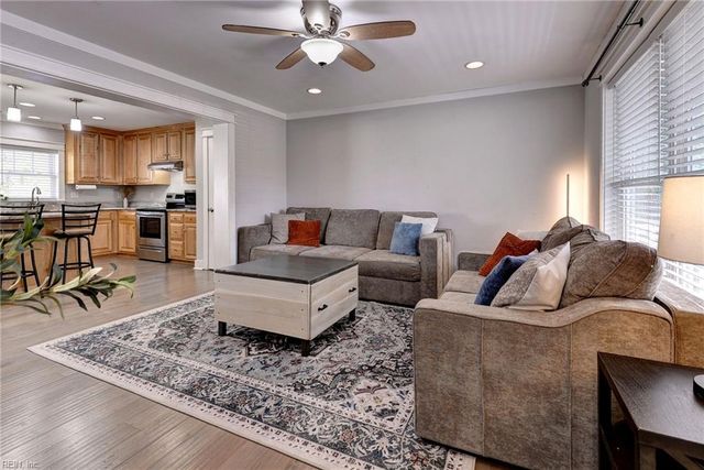 2205 Seaford RD, Seaford, VA 23696