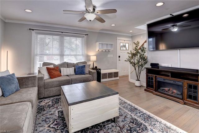 2205 Seaford RD, Seaford, VA 23696