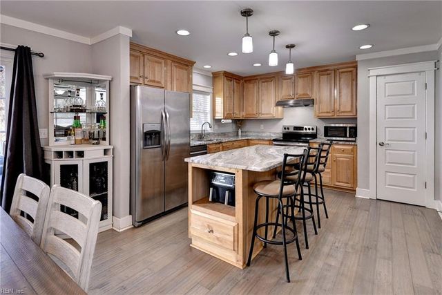 2205 Seaford RD, Seaford, VA 23696