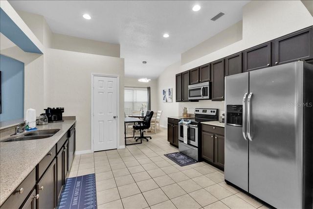 2590 SAND HILL POINT CIRCLE, Davenport, FL 33837