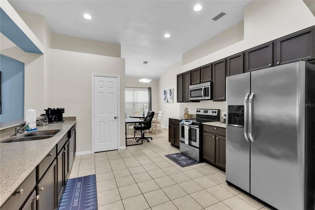 2590 SAND HILL POINT CIRCLE, Davenport, FL 33837