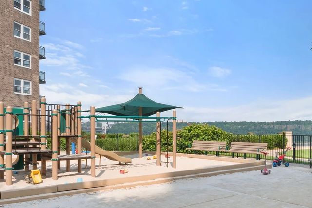 160 Cabrini Blvd Apt 127, New York City, NY 10033