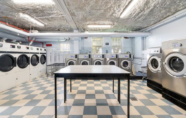 160 Cabrini Blvd Apt 127, New York City, NY 10033