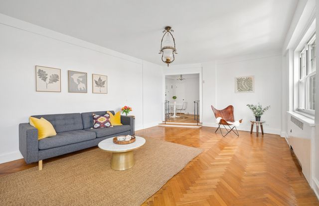 160 Cabrini Blvd Apt 127, New York City, NY 10033