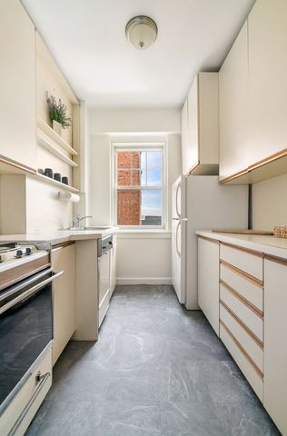160 Cabrini Blvd Apt 127, New York City, NY 10033