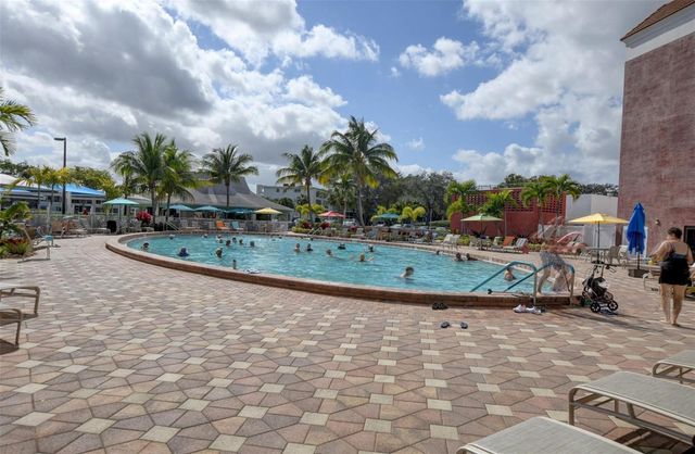 111 Lyndhurst E 111, Deerfield Beach, FL 33442