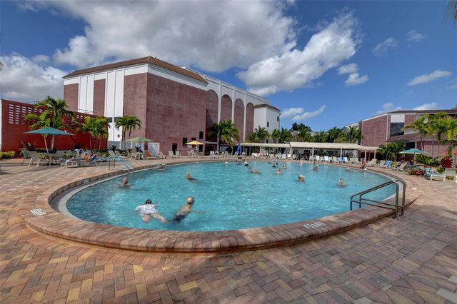 111 Lyndhurst E 111, Deerfield Beach, FL 33442
