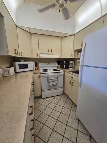 111 Lyndhurst E 111, Deerfield Beach, FL 33442