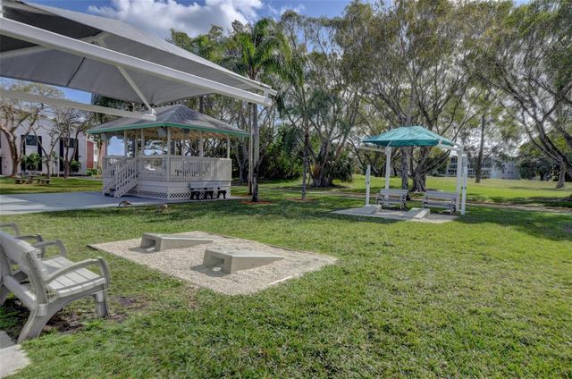 111 Lyndhurst E 111, Deerfield Beach, FL 33442