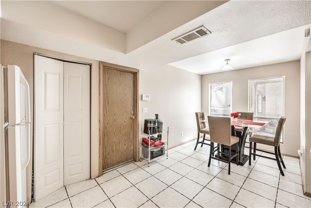 6633 Crosstimber Court, Las Vegas, NV 89108