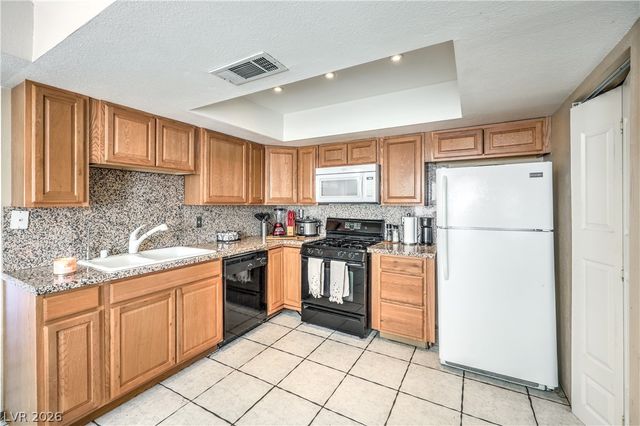 6633 Crosstimber Court, Las Vegas, NV 89108