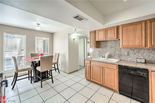 6633 Crosstimber Court, Las Vegas, NV 89108