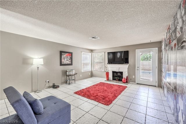 6633 Crosstimber Court, Las Vegas, NV 89108