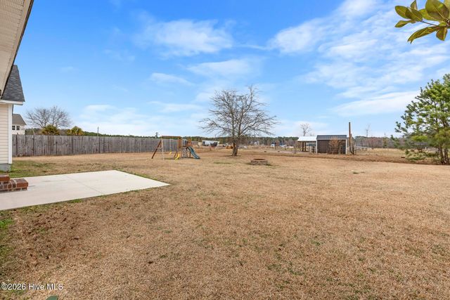 205 Arbor Court, Richlands, NC 28574