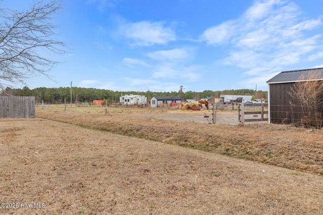 205 Arbor Court, Richlands, NC 28574