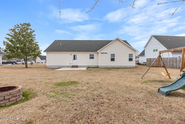 205 Arbor Court, Richlands, NC 28574