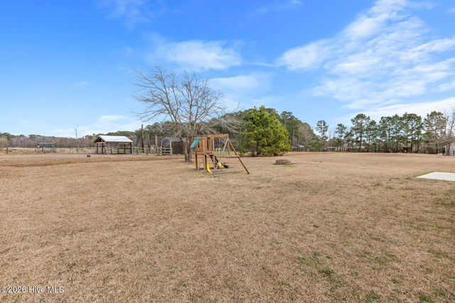 205 Arbor Court, Richlands, NC 28574