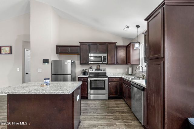 205 Arbor Court, Richlands, NC 28574