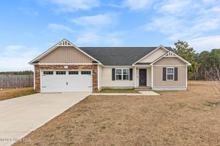 205 Arbor Court, Richlands, NC 28574