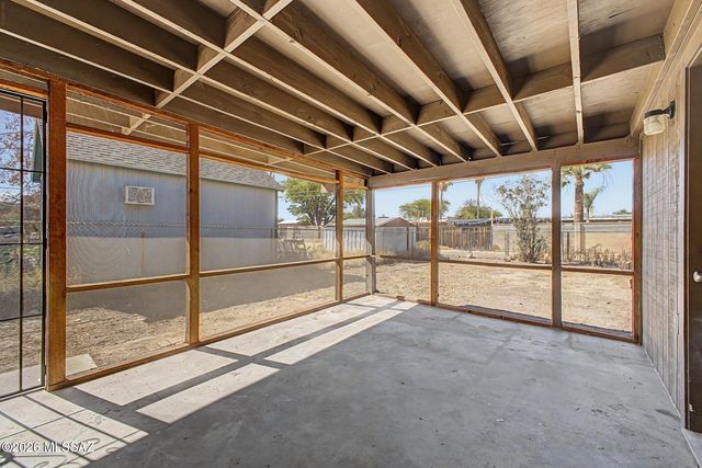 2242 W Calle Comodo, Tucson, AZ 85705