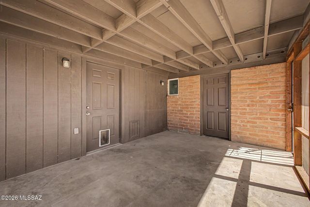 2242 W Calle Comodo, Tucson, AZ 85705