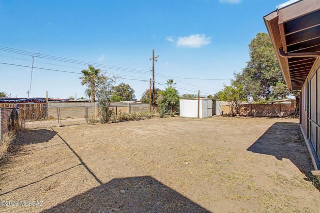 2242 W Calle Comodo, Tucson, AZ 85705