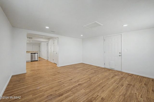 2242 W Calle Comodo, Tucson, AZ 85705