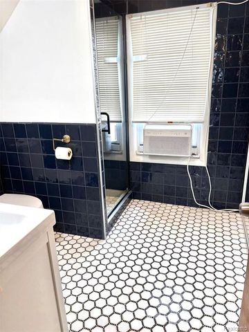 505 S Chocolay Avenue, Clawson, MI 48017