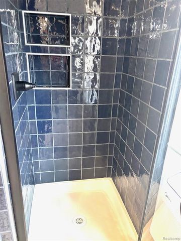 505 S Chocolay Avenue, Clawson, MI 48017