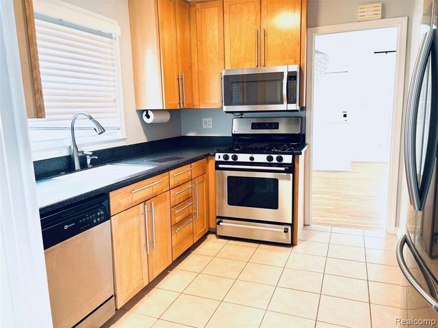 505 S Chocolay Avenue, Clawson, MI 48017