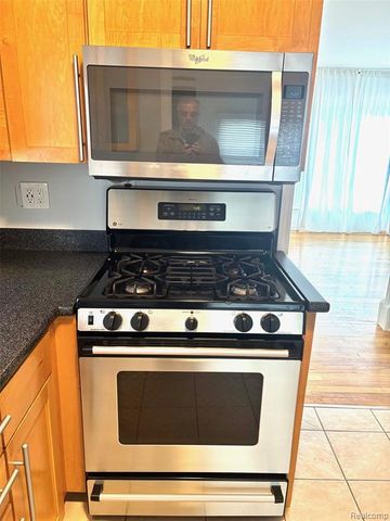 505 S Chocolay Avenue, Clawson, MI 48017